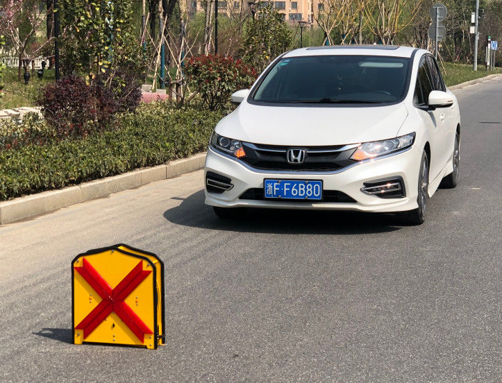 Αδιάβροχο πίνακα βέλος LED με 3500 mm ανάσυρση λωρίδας φωτός και κατασκευή από κράμα αλουμινίου A5052